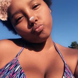 Meet your Posher, Toria